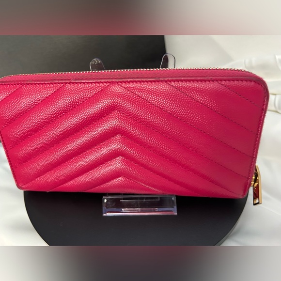 Saint Laurent Matelasse Grain de
Poudre Monogram Zip Around - Picture 2 of 16